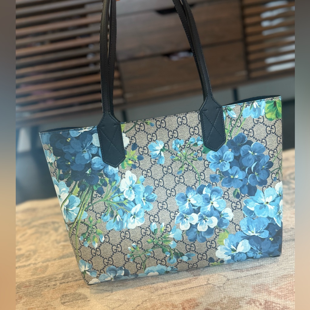 Gucci Bloom Blue Floral Tote Bag Reversible Gucci Bloom Blue Floral Tote Bag Reversible